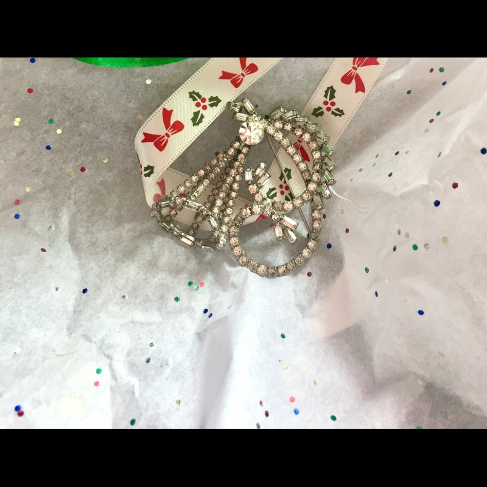 Vintage trumpet rhinestone brooch, sparkles! EUC - Picture 9 of 16